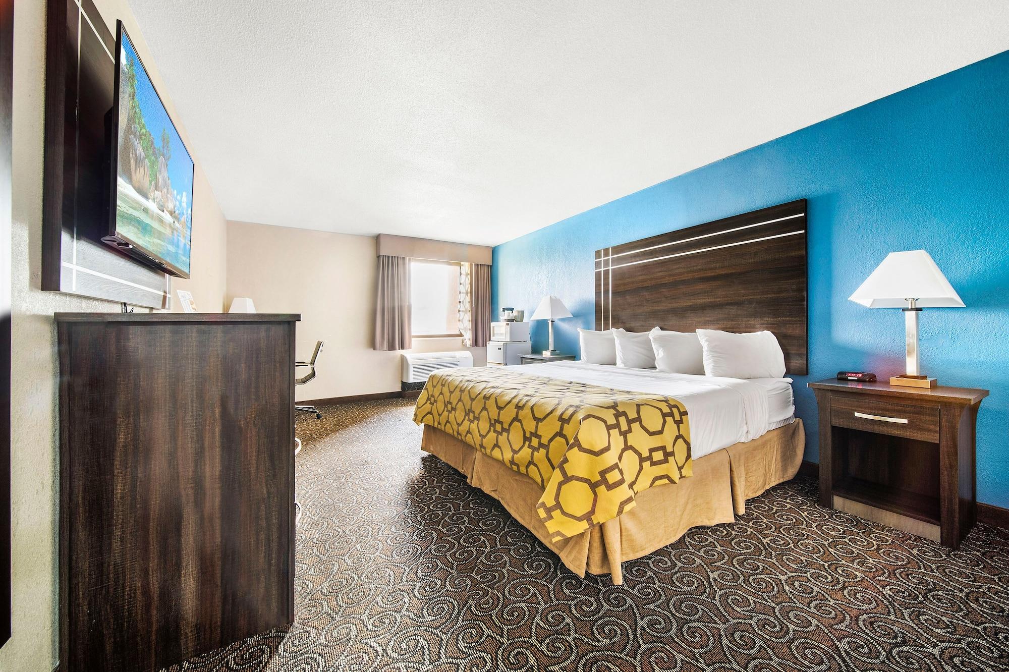 Baymont By Wyndham Muncie Near Ball State University Exterior photo