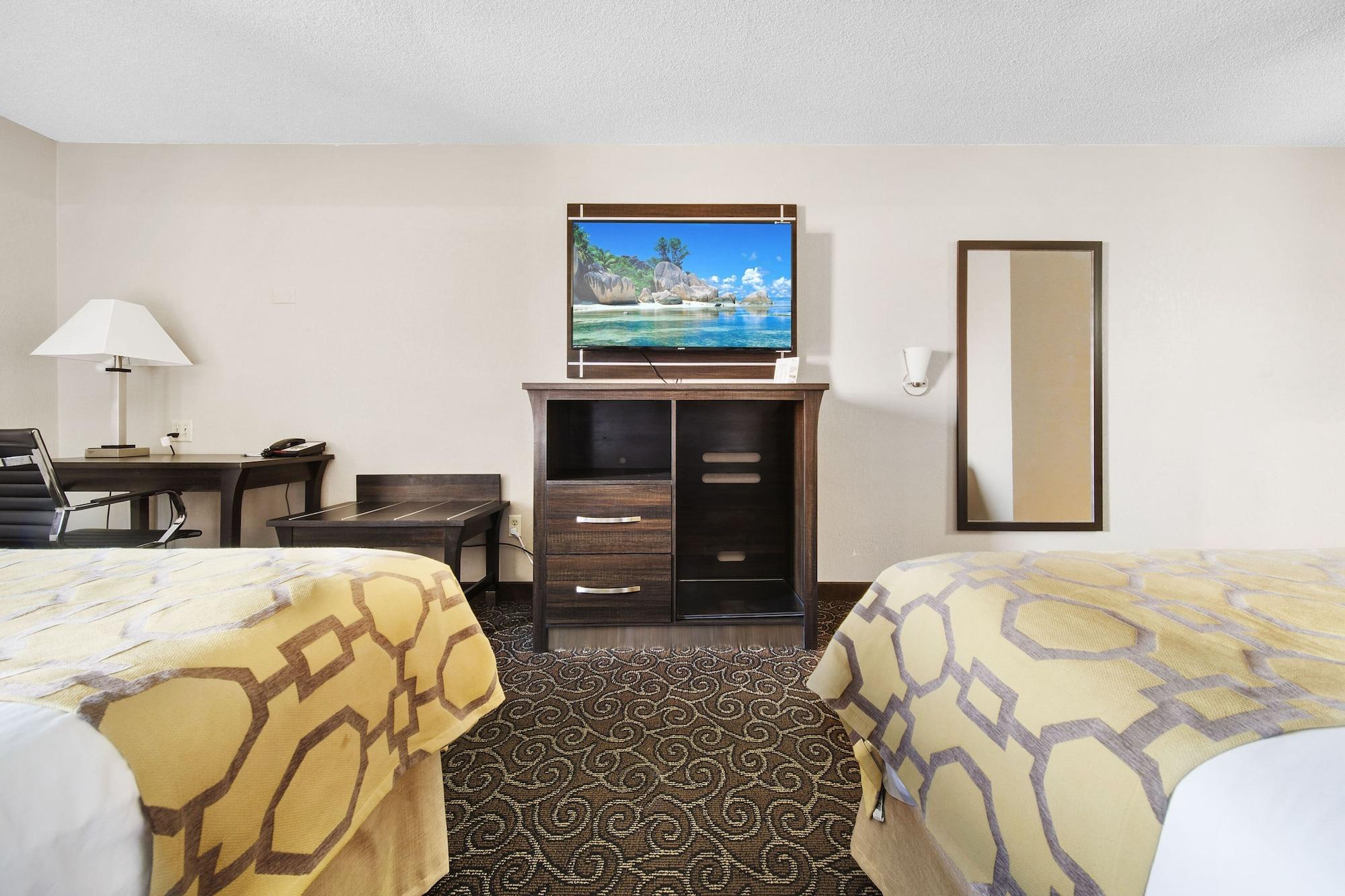 Baymont By Wyndham Muncie Near Ball State University Exterior photo