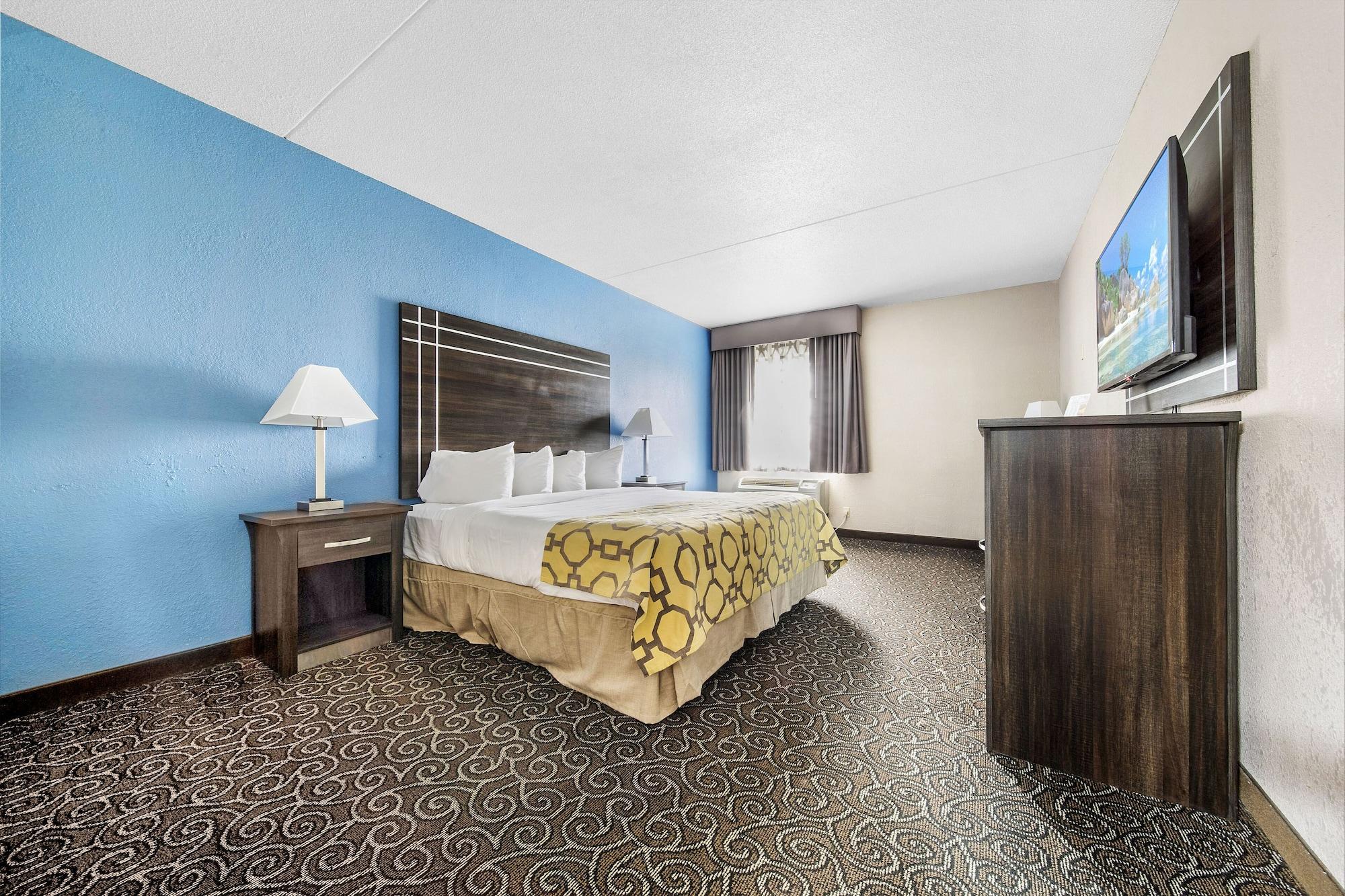 Baymont By Wyndham Muncie Near Ball State University Exterior photo