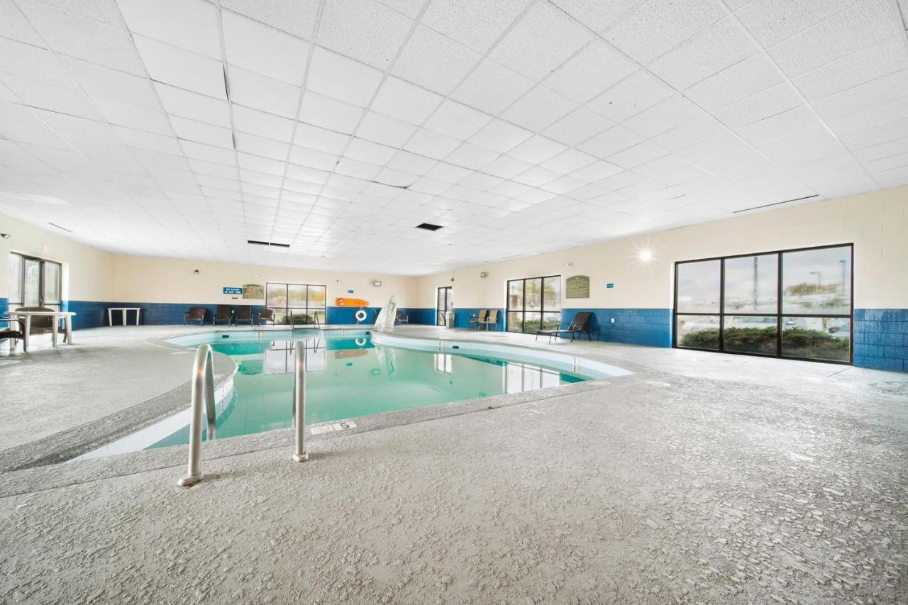 Baymont By Wyndham Muncie Near Ball State University Exterior photo